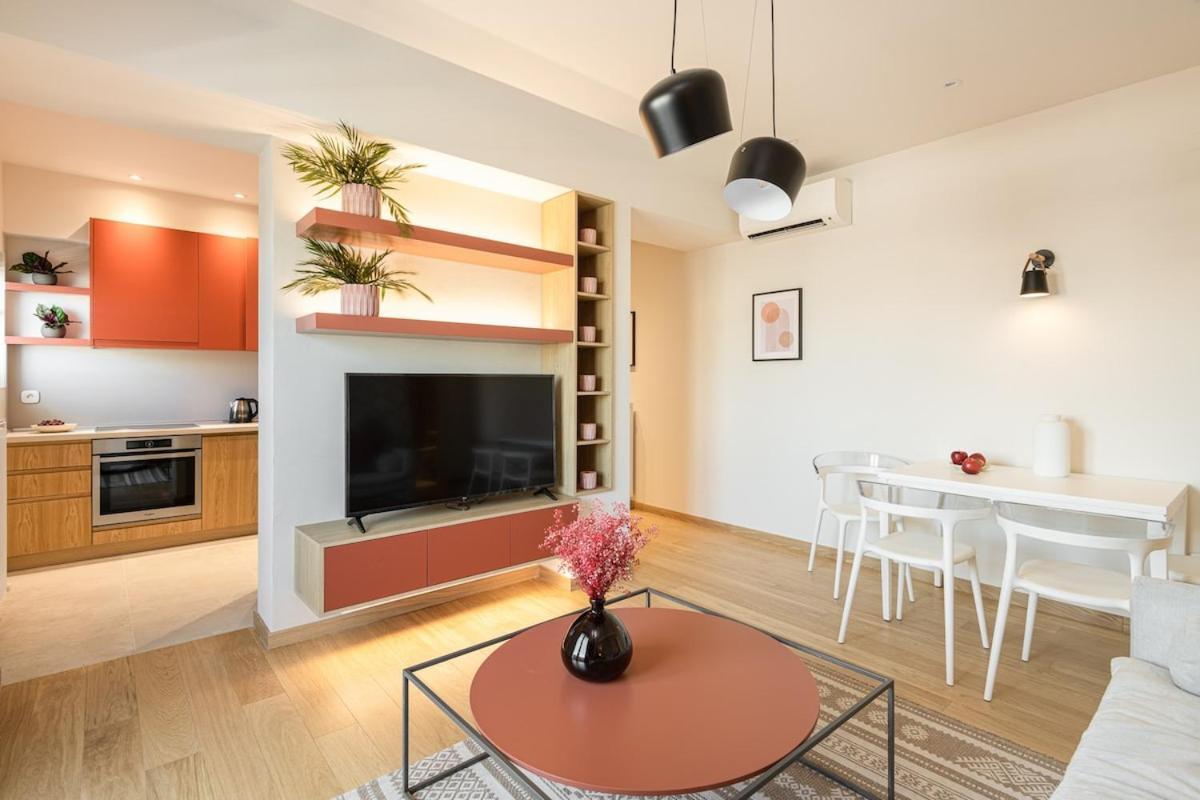 Magnificent Penthouse Gem In Privileged Location * Θεσσαλονίκη
